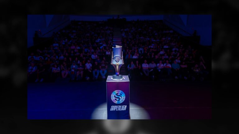Imagen del trofeo de la Superliga durante la final de verano de 2024