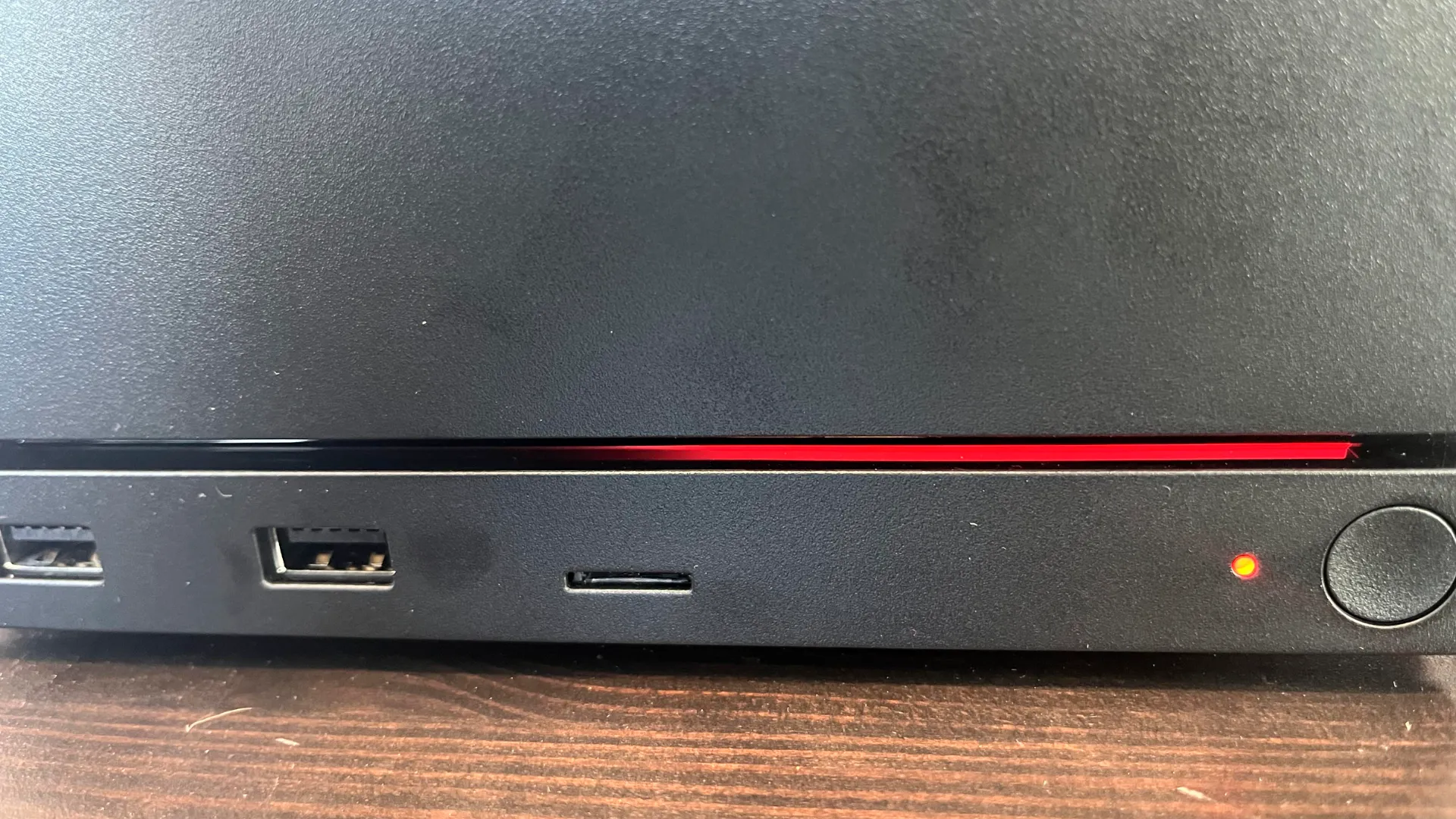 Una Steam Machine con la línea roja de la muerte